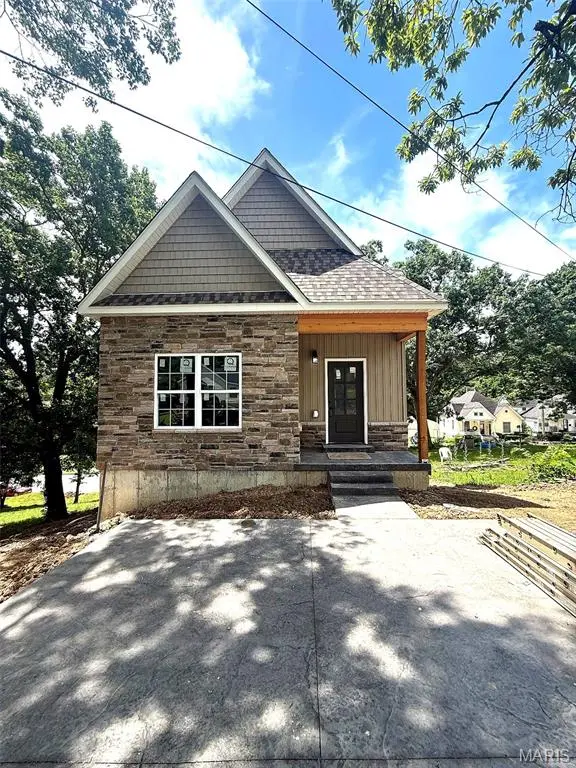 621 McKissock Street ST,  De Soto,  MO 63020