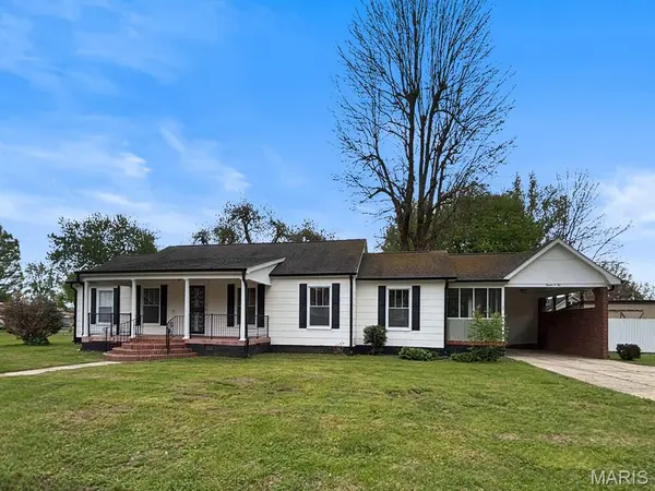 1405 E Cypress Street,  Charleston,  MO 63834