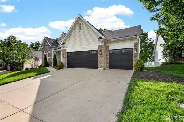 1009 Speckledwood Manor CT, Chesterfield, MO 63017