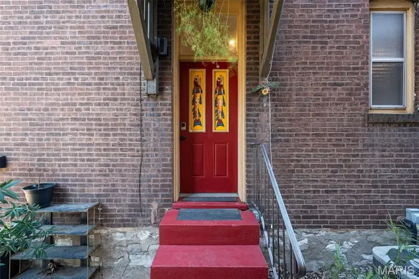 2316 S 9th ST, St Louis, MO 63104