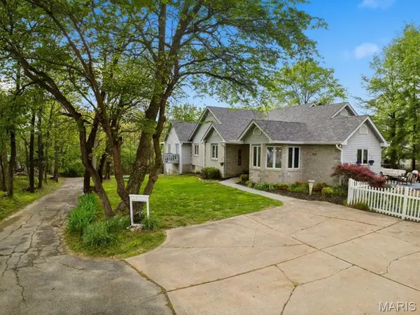 249 Reinke RD, Ballwin, MO 63021