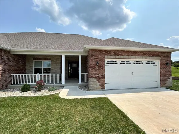826 Destiny DR, Villa Ridge, MO 63089