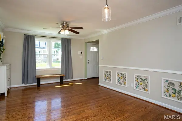 7533 Woodland AVE, St Louis, MO 63143