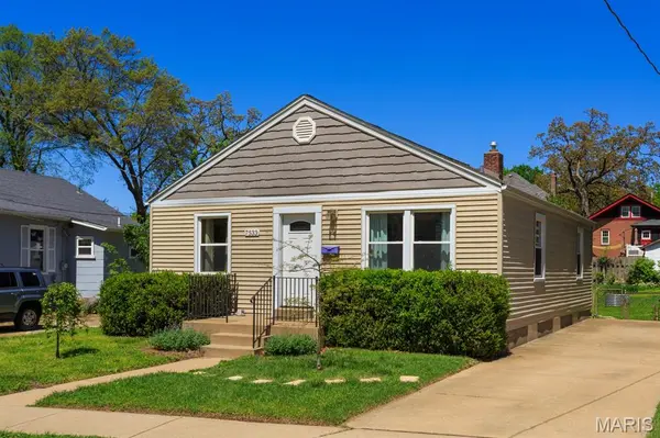 7533 Woodland AVE, St Louis, MO 63143
