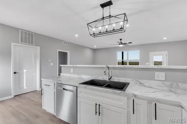 10025 Gingham, Richwoods, MO 63071