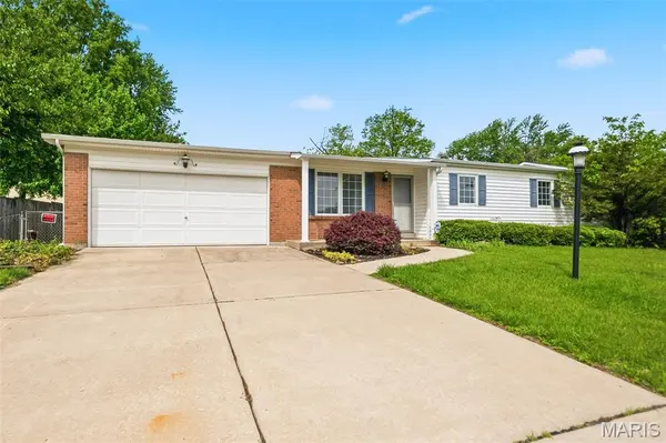 11 Denallen DR, St Peters, MO 63376