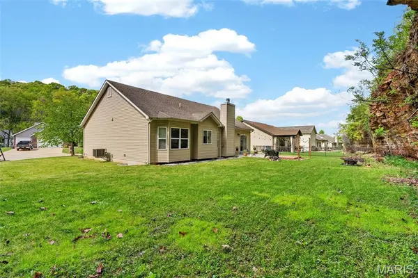 1250 Konert Valley DR, Fenton, MO 63026