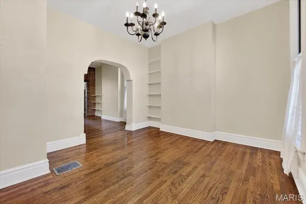 2702 Indiana AVE, St Louis, MO 63118