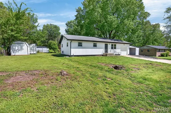 1432 Ronald DR, Lebanon, MO 65536
