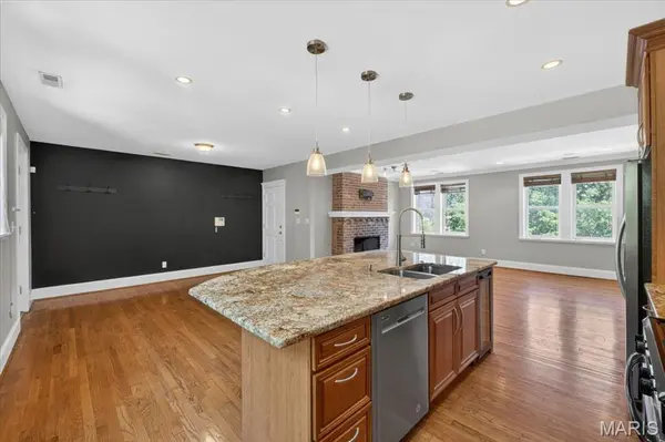 319 N Taylor AVE #C, St Louis, MO 63108