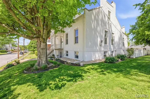 626 Adams ST, St Charles, MO 63301