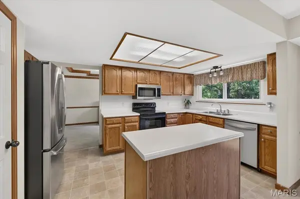 2772 Santa Ynez DR, St Charles, MO 63303
