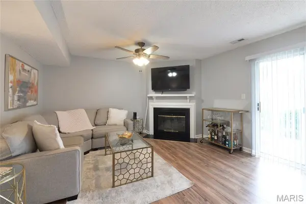 9163 Robin CT, Brentwood, MO 63144