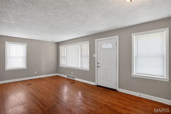 238 Emerling DR, St Louis, MO 63121