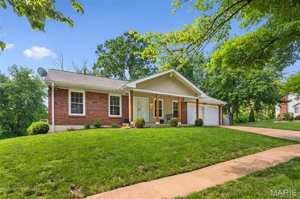 1513 Ploma DR, Ballwin, MO 63021