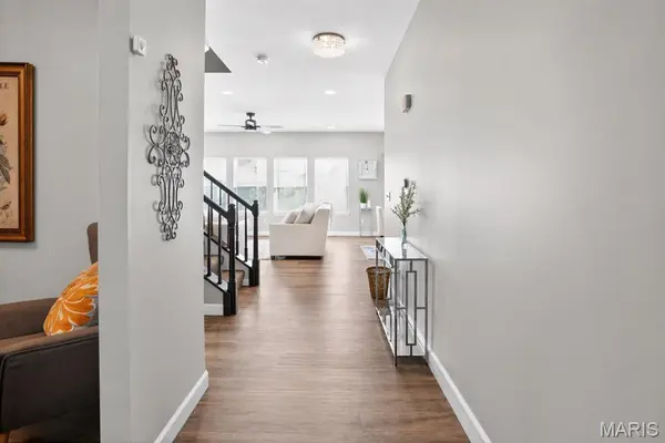 153 Berry Manor CIR, St Peters, MO 63376