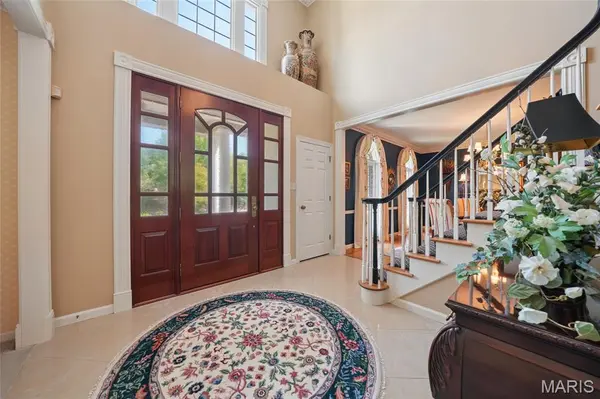111 Worthington Oaks DR, Creve Coeur, MO 63141