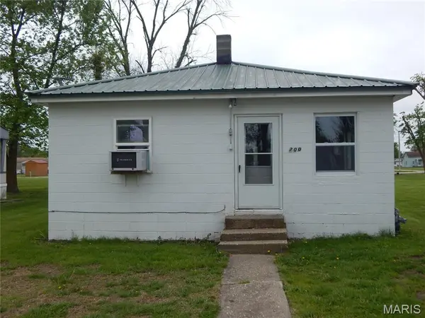 200 E Maple ST,  Curryville,  MO 63339