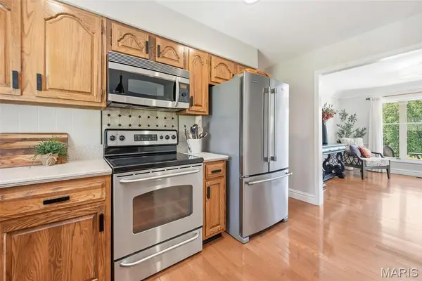 180 Spring Oaks DR, Ballwin, MO 63011