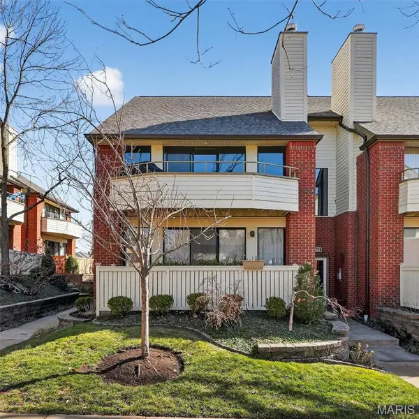 5567 Waterman BLVD #B, St Louis, MO 63112