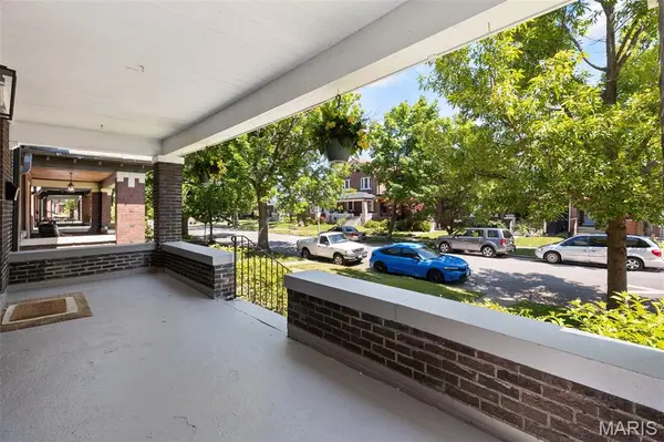 5928 De Giverville AVE, St Louis, MO 63112