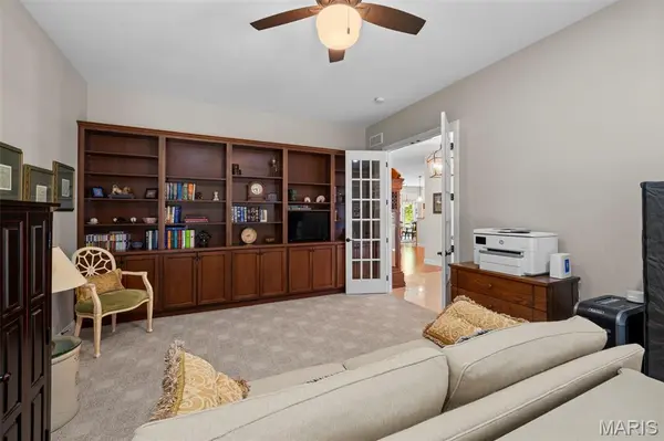 1070 Bridleridge Crossing SPUR, High Ridge, MO 63049