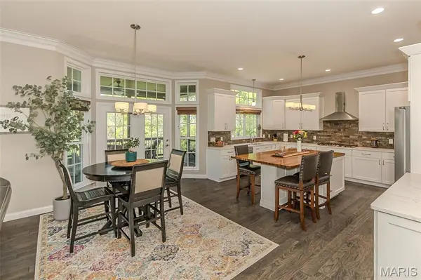 1015 Bellevaux PL, St Charles, MO 63301