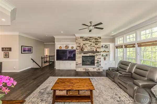 1015 Bellevaux PL, St Charles, MO 63301