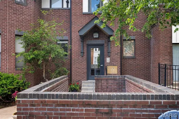 5381 Pershing AVE #102, St Louis, MO 63112