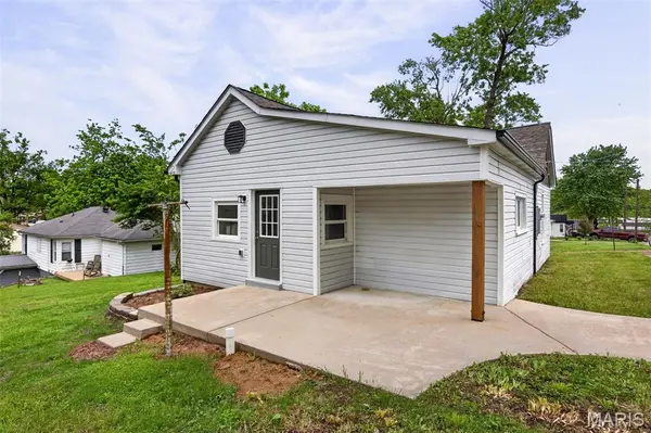 700 N 3rd ST, De Soto, MO 63020