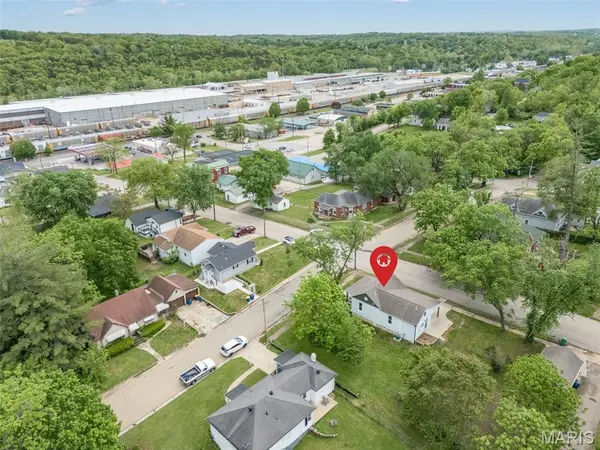 700 N 3rd ST, De Soto, MO 63020