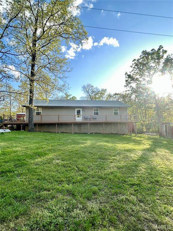 323 Shamrock LN, Bourbon, MO 65441