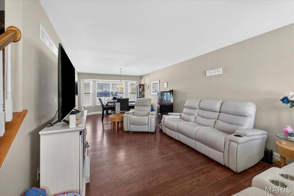 1330 Parmer DR, Florissant, MO 63031