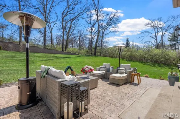 5 Watch Hill RD, Ladue, MO 63124