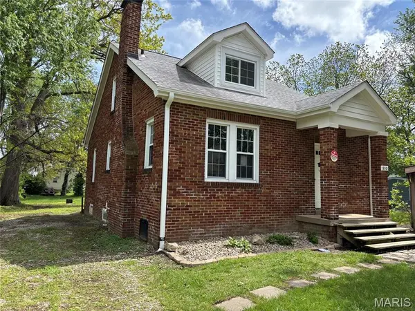910 N Church ST, Belleville, IL 62220