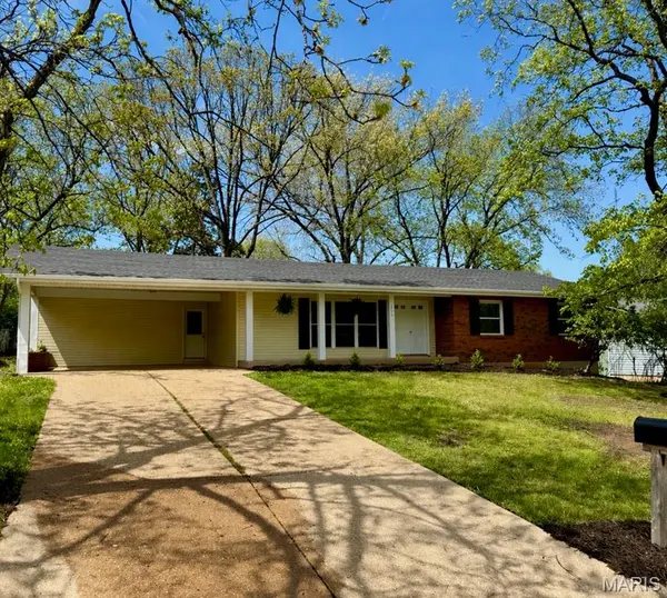 215 Circle DR, Owensville, MO 65066