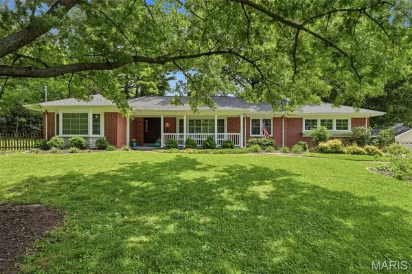 526 Selma AVE, Webster Groves, MO 63119