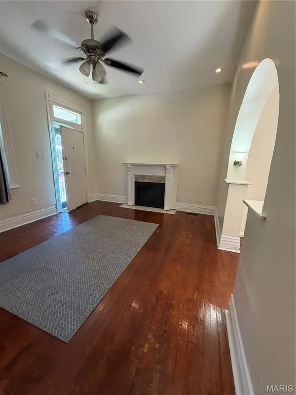 5252 Cote Brilliante AVE, St Louis, MO 63113