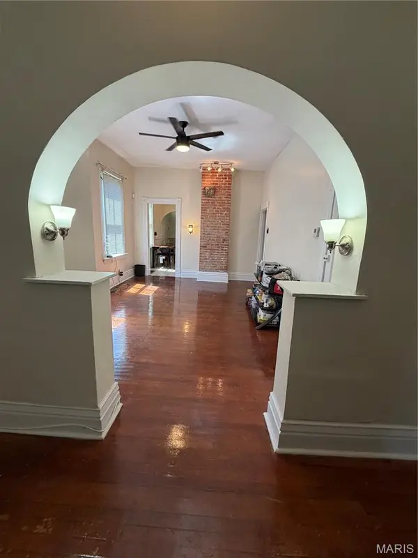 5252 Cote Brilliante AVE, St Louis, MO 63113