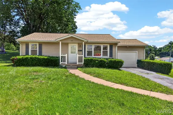 204 Sunshine DR, Festus, MO 63028