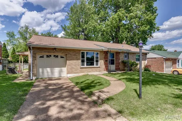 7315 Idamor LN, Affton, MO 63123