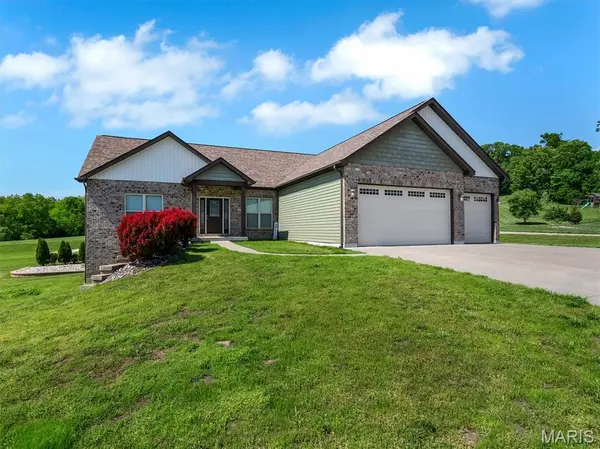 105 Ridgeview Oaks DR, Washington, MO 63090