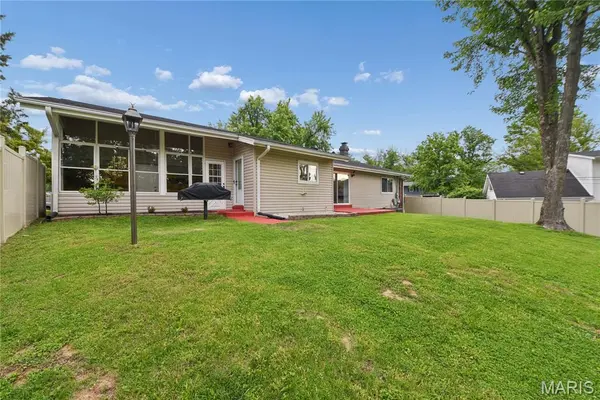 13028 Ambois DR, Creve Coeur, MO 63141