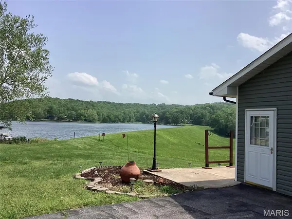 1391 N Shore DR, Catawissa, MO 63015