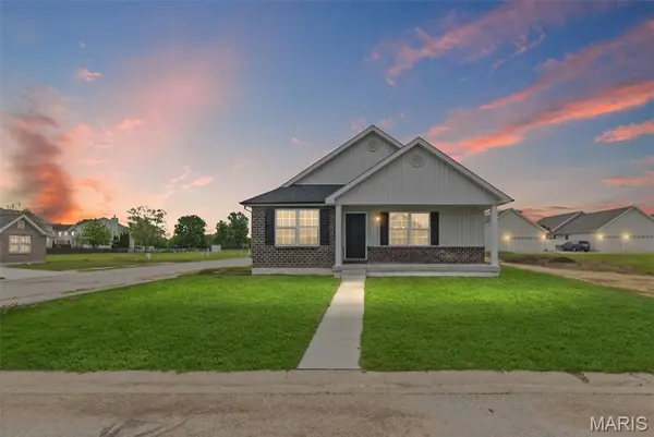 3928 Red Bird LN, Swansea, IL 62226