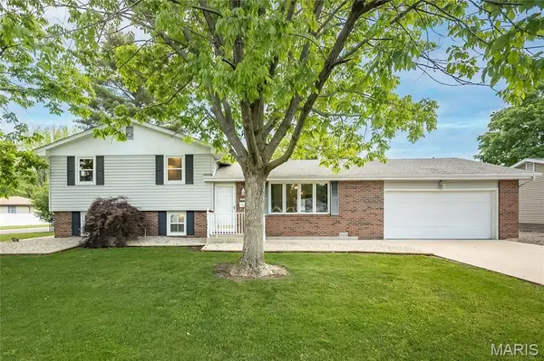 301 Wyoming ST,  Bethalto,  IL 62010