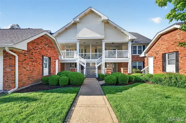 7316 Whitehall Colonial LN, Shrewsbury, MO 63119