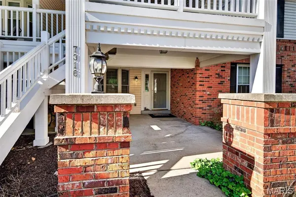 7316 Whitehall Colonial LN, Shrewsbury, MO 63119