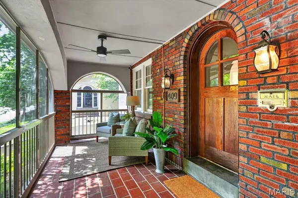 409 Summit AVE, Webster Groves, MO 63119