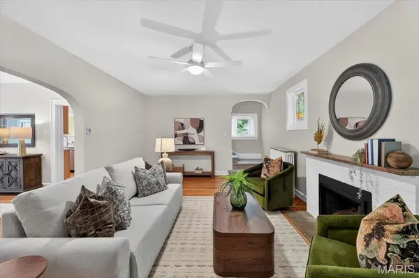 409 Summit AVE, Webster Groves, MO 63119